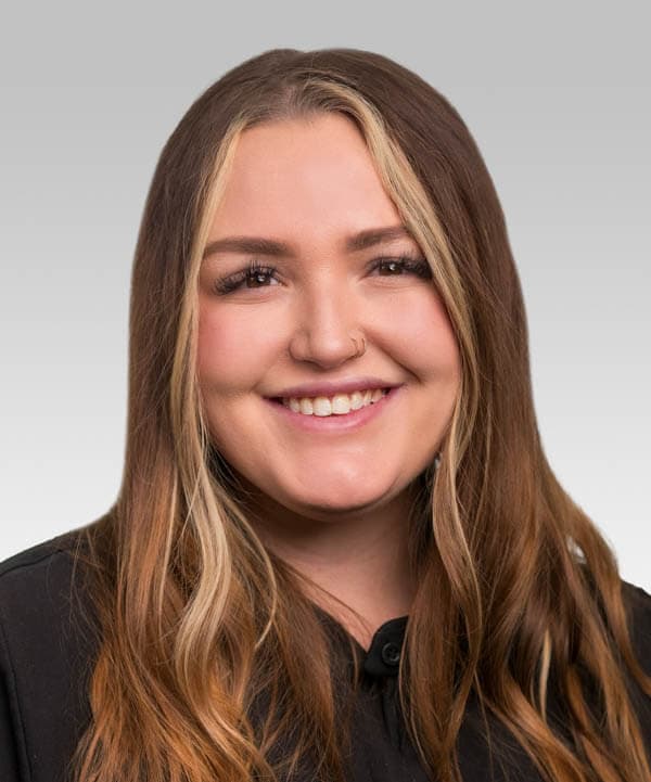 Shae Crosslin Headshot